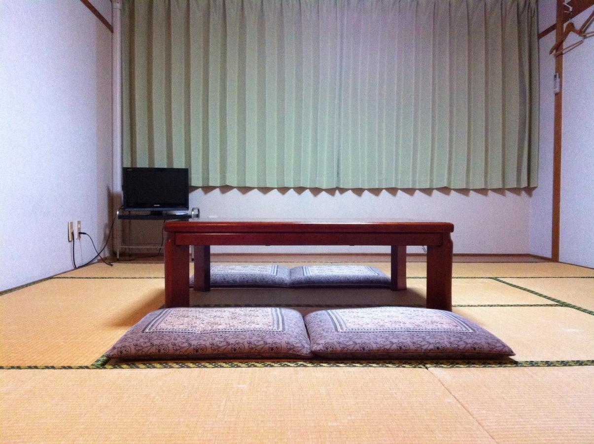 Shodoshima Olive Youth Hostel Номер фото