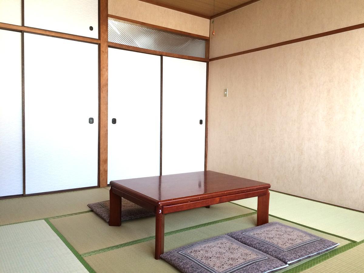 Shodoshima Olive Youth Hostel Номер фото